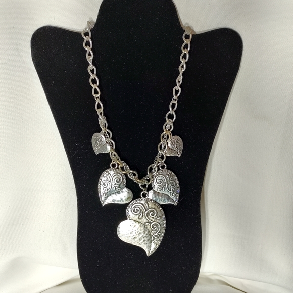 Hearts Statement Necklace - Picture 3 of 7